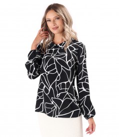 Bluza din viscoza imprimata cu motive geometrice cu guler ascutit